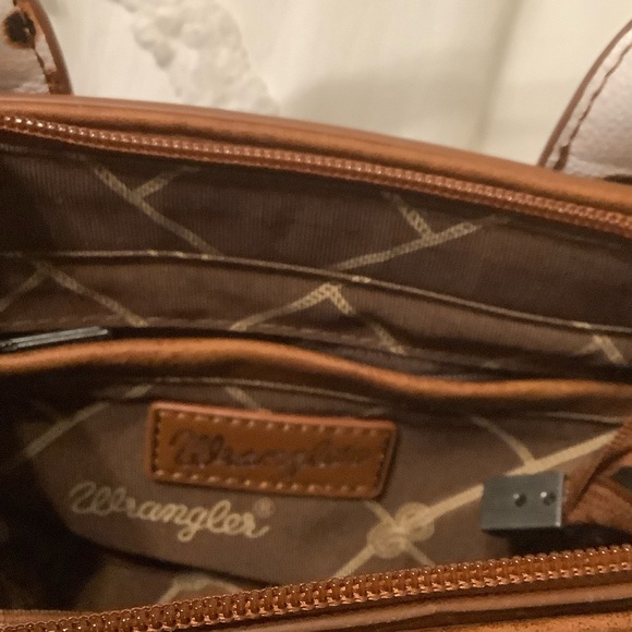 Wrangler Tan and White Mini Bag - Picture 6 of 10